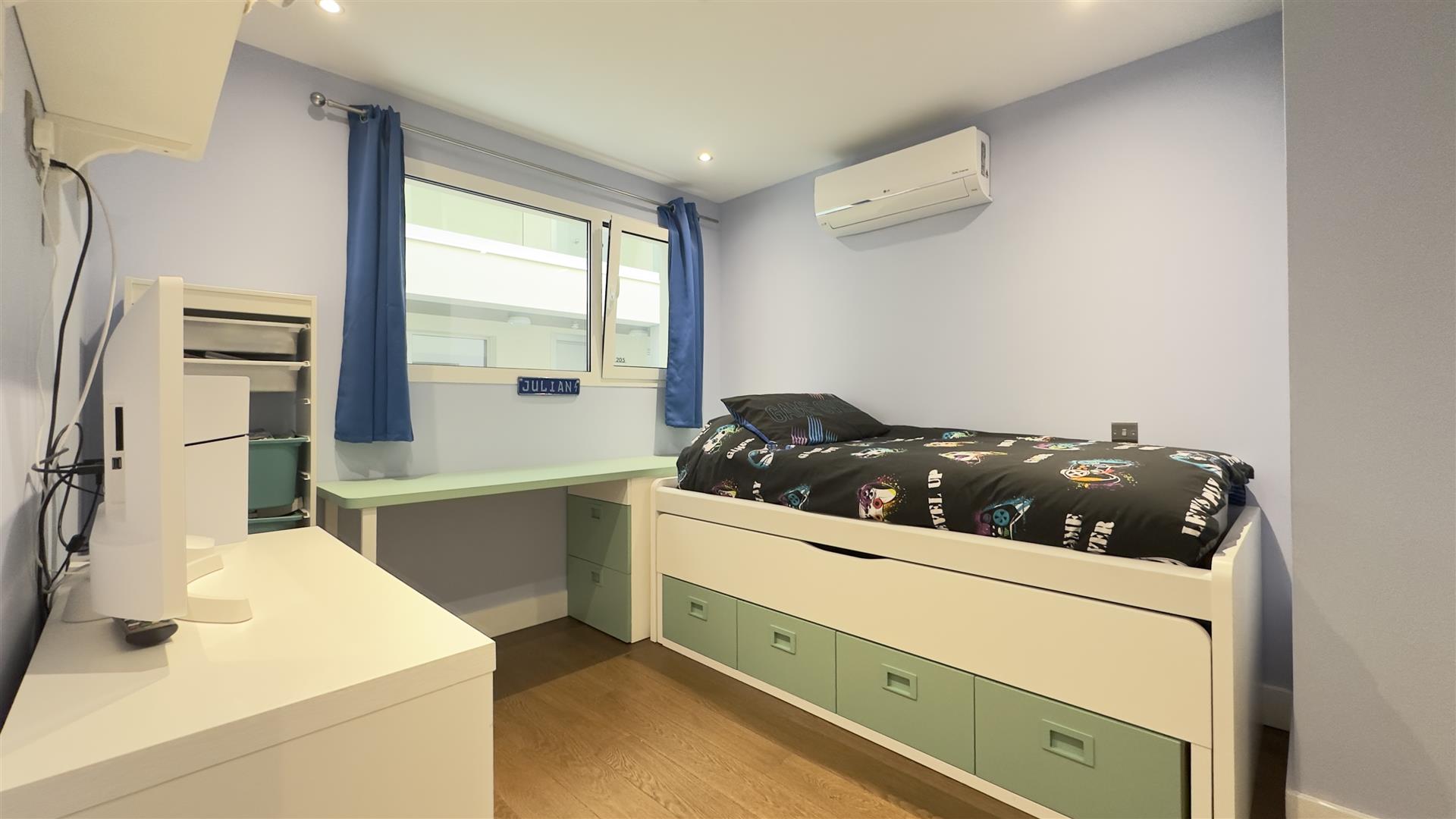 Image of Apartment - 3 Bedrooms - 2 Bathrooms for Sale in Arengos Gardens-Gibraltar, Image 8